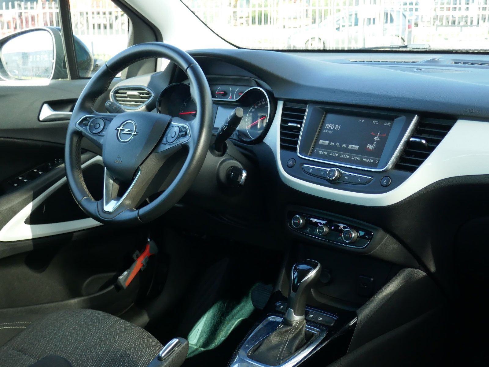 Vehicle Image 16